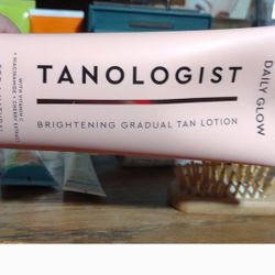 NWT TANOLOGIST SELF TANNER 
