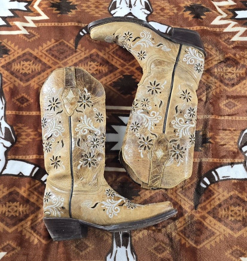 Tan Embroidered Womens Cowgirl Boots