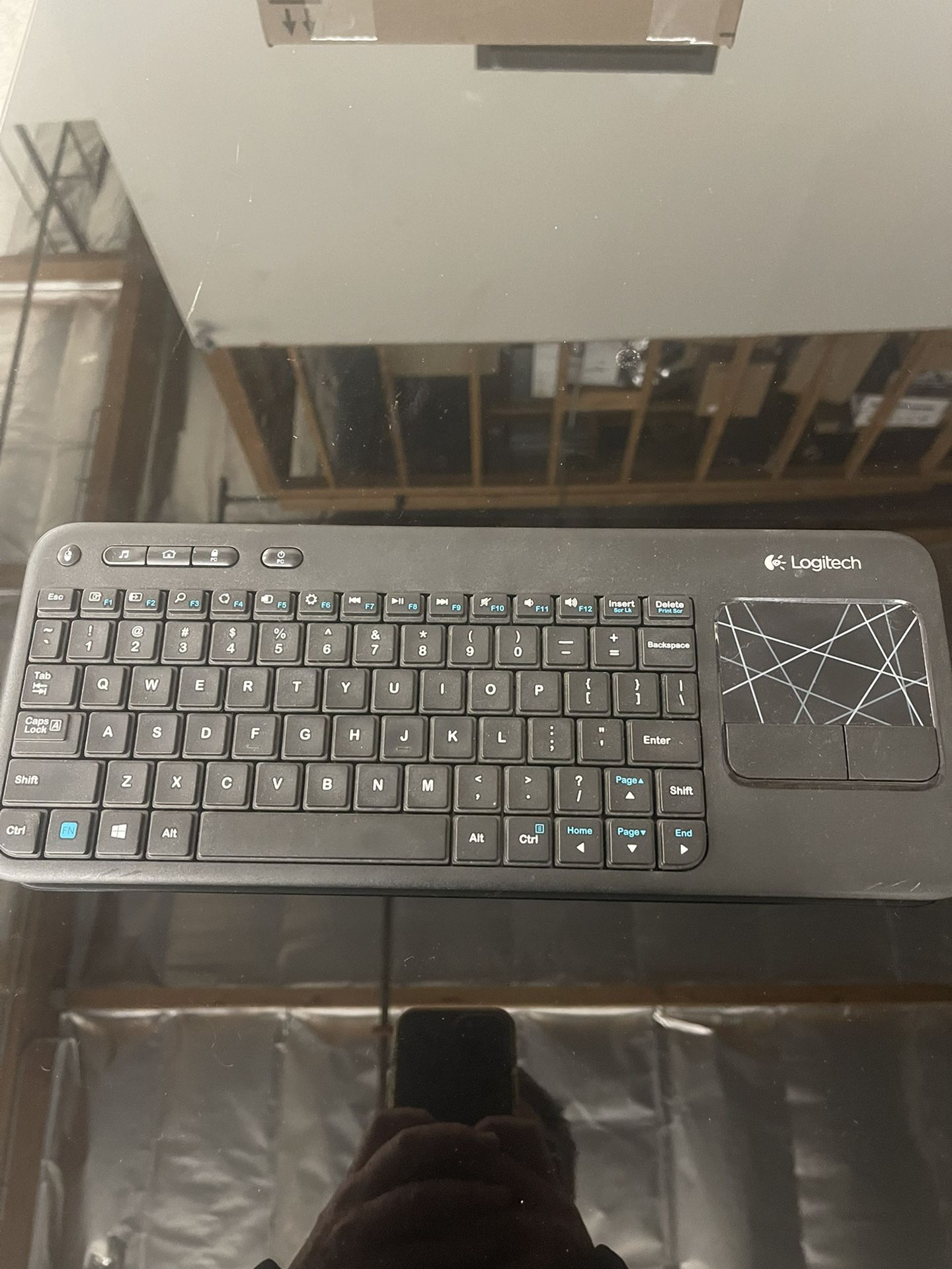 Logitech K400R