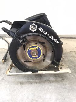 BLACK & DECKER CIRCULAR SAW