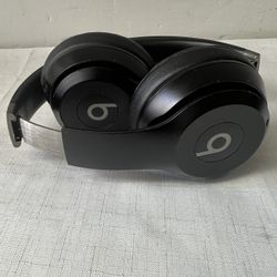 Beats Solo 4.  ##4355