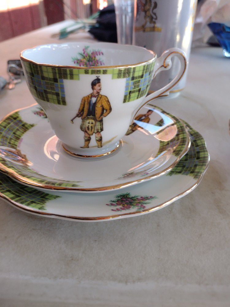 Vintage Royal Standard Bonnie Scotland Teacup & Saucer - Bone China

