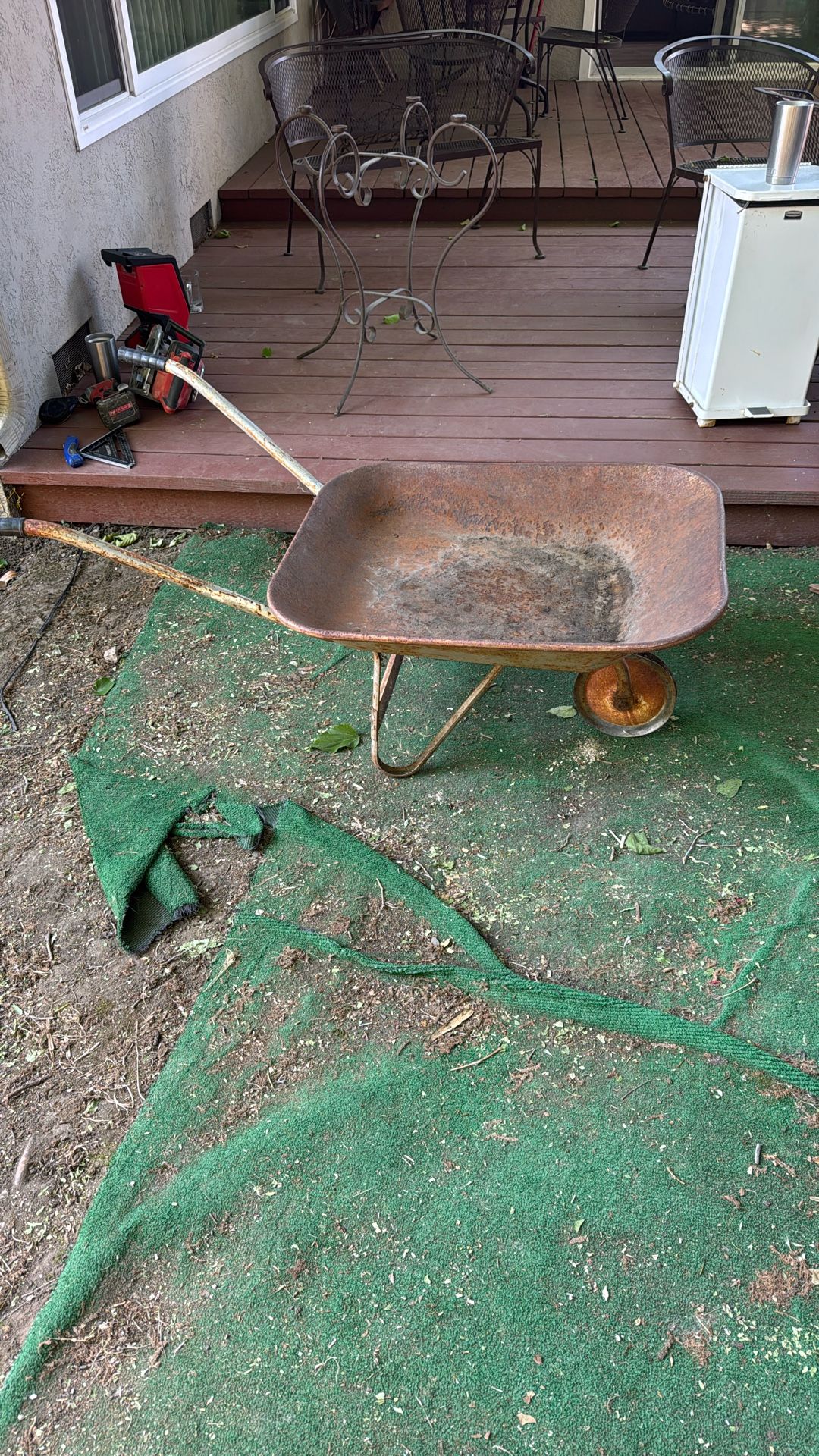 Decorative Planter Wheelbarrow