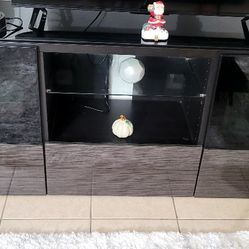 Modern TV Stand for Sale – Excellent Condition