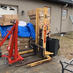Manual Forklift 2200 Of Capacity 
