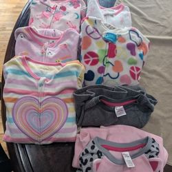 Footed Pj's Size 4 T Plus 2 Gowns 4T