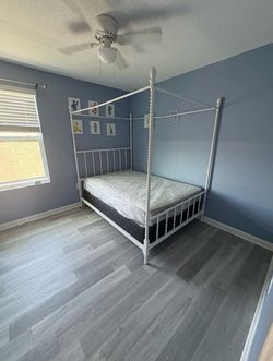 Full Size Canopy Bed