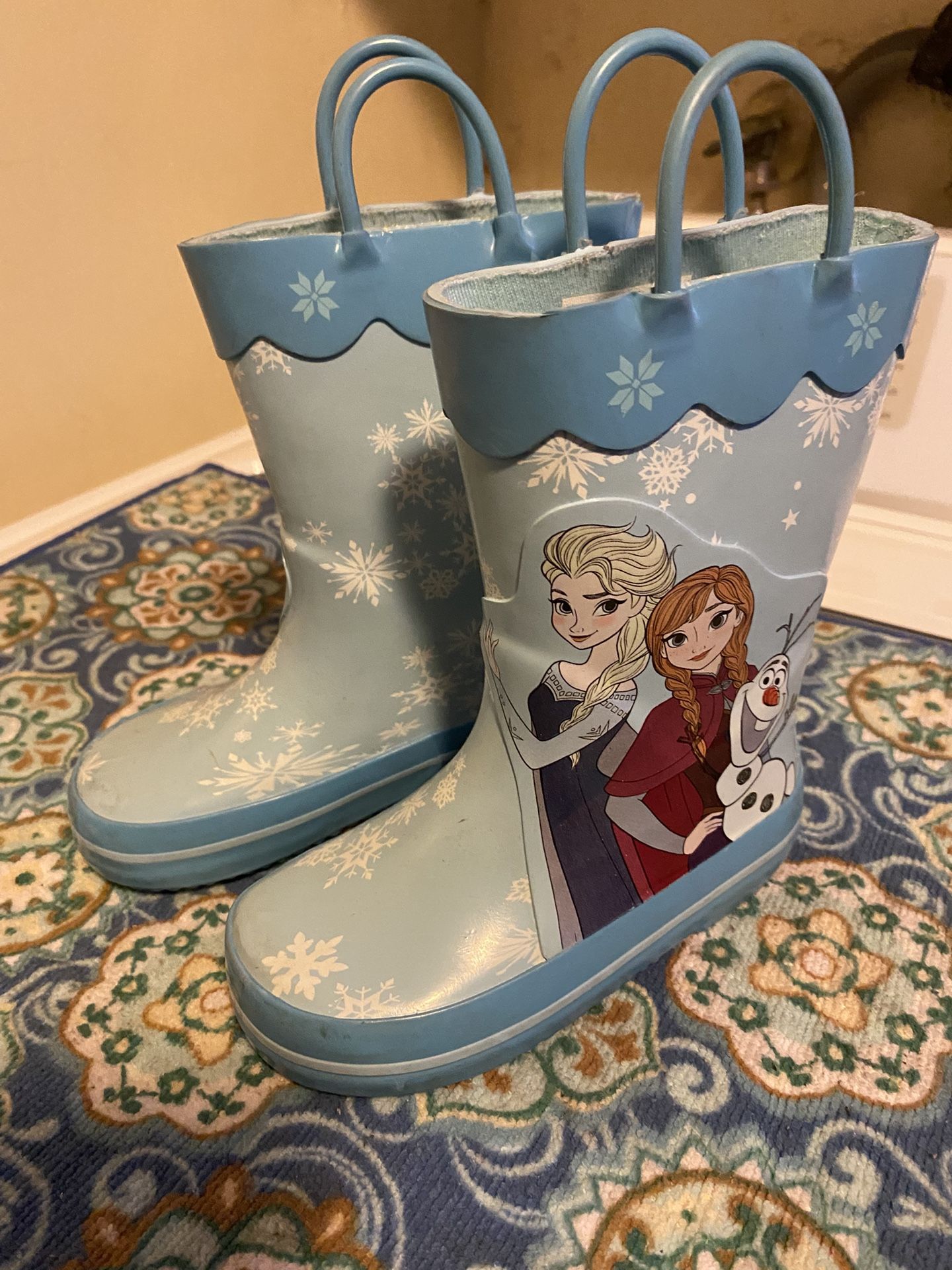 Disney Frozen Ana and elsa rain boots size 6