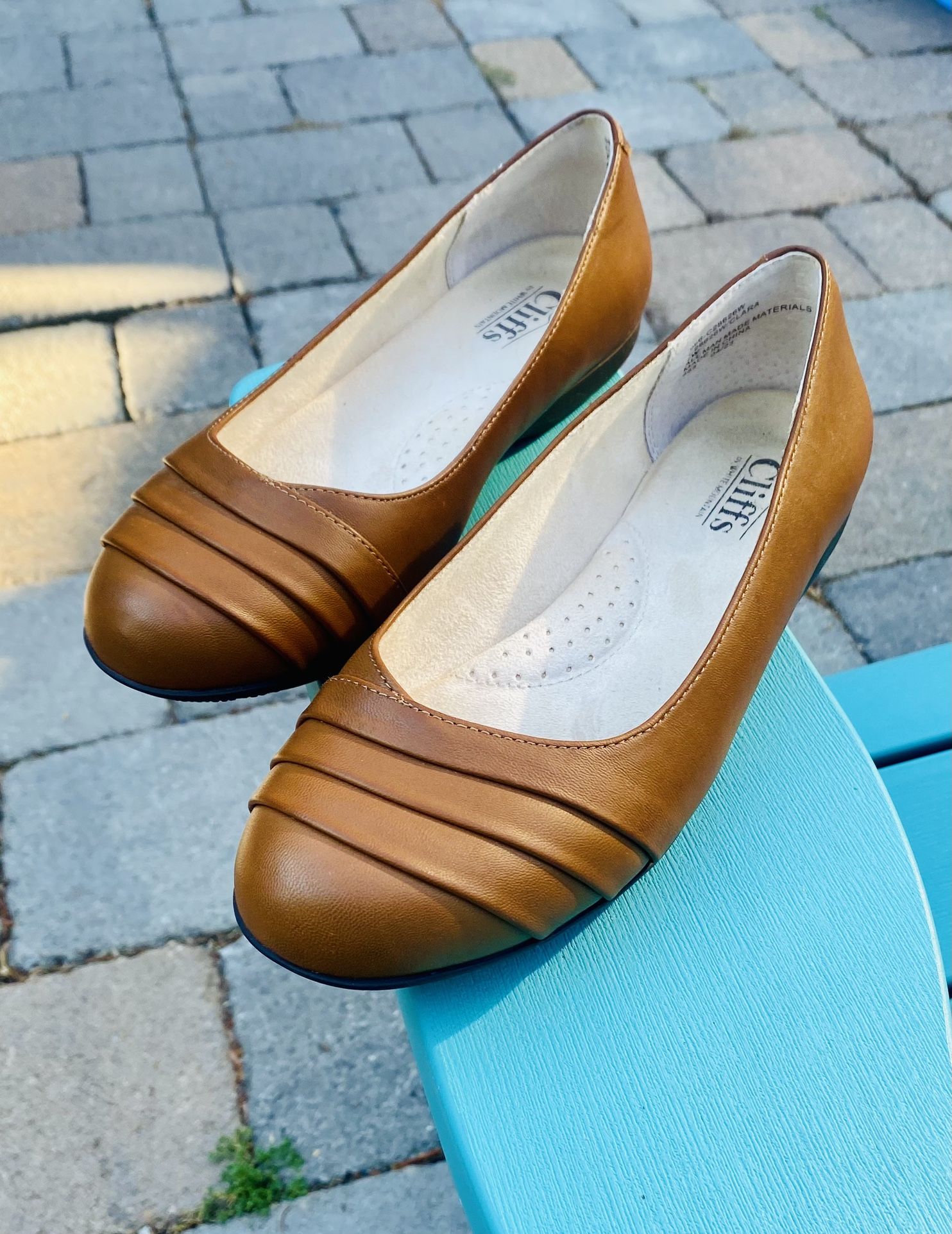 CLIFFS BY WHITE MOUNTAIN women's Clara Ballet Flat Shoes Size 7 Cognac/Burnished