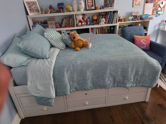 Full bed white with storage hutch and drawers