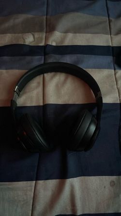 Beats Solo 4 brand new