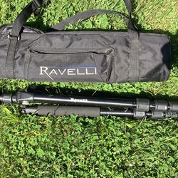 Ravelli Collapsible Camera  Tripod With Travel Bag Like New Condition 
