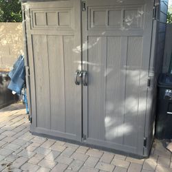 Suncast 6' x 4' Extra Large Vertical Outdoor Shed