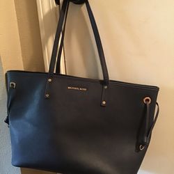 Michael Kors Tote Purse (authentic )