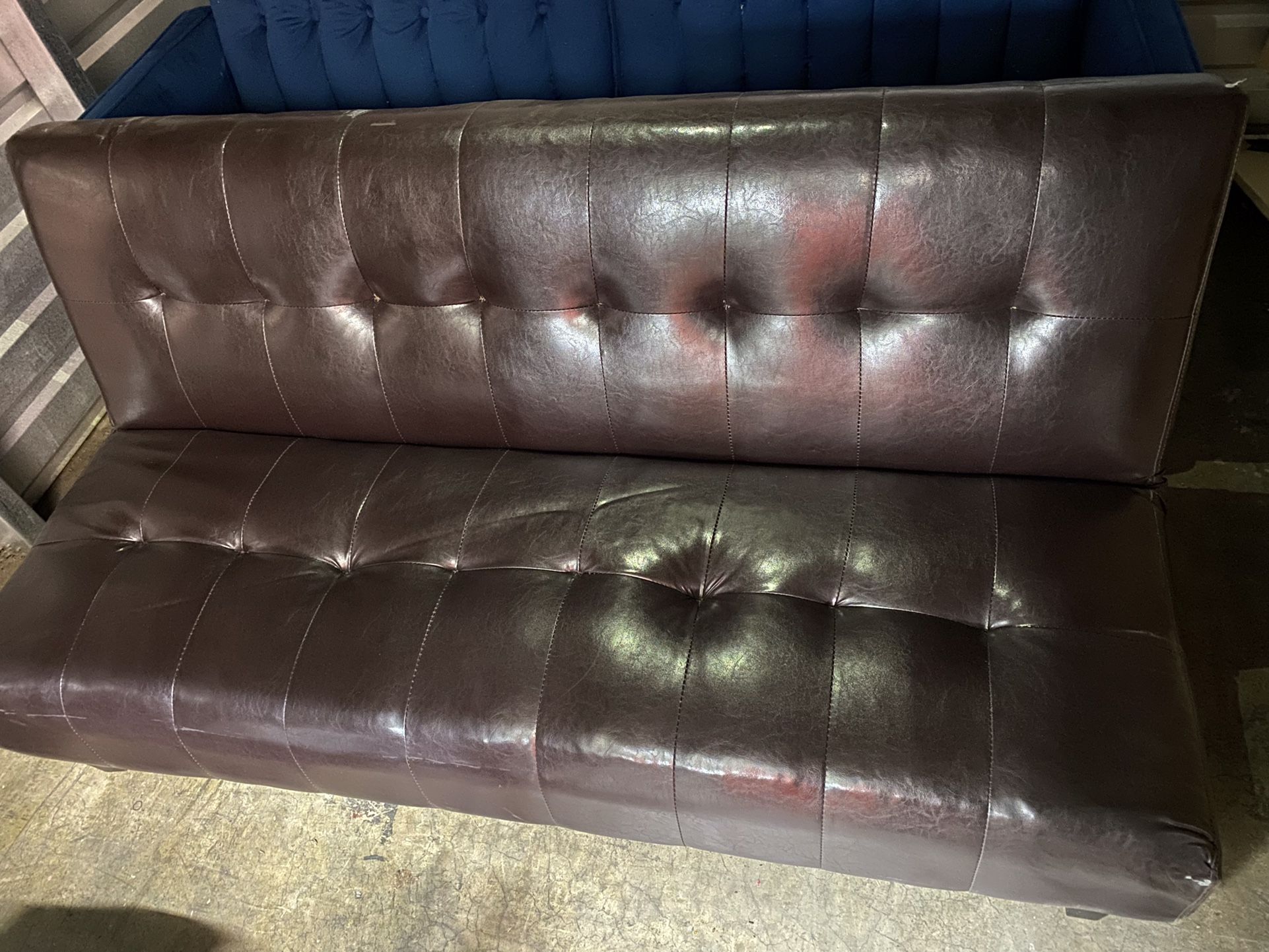 Futon (Leather SLEEPER) 