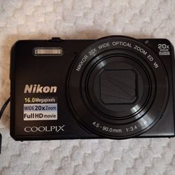 Nikon Coolpix S7000 Digital Camera 16mp