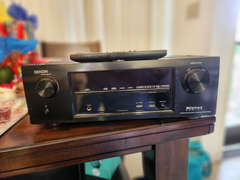 Demon AVR X1000 Receiver with remote