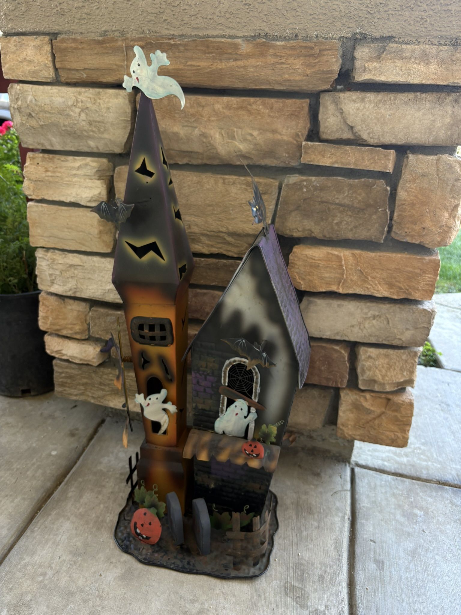 Haunted Black Cat Castle Halloween 2000 Metal Painted House