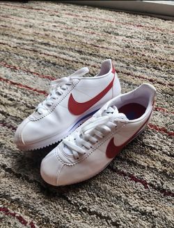 Womens size 8 Nike Cortez