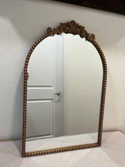 Gold mirror