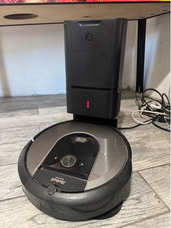 Roomba i8 Vacuum Cleaner
