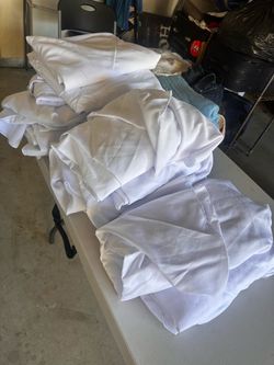 White round table cloths