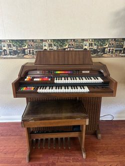 Electronic Organ— 2 Keyboards, Pedalboard & Bench