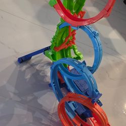 Hot wheels 4 loop crash out set