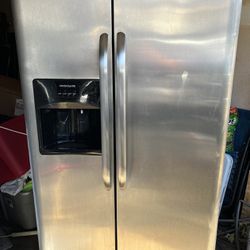 Frigidaire Side By Side Stainless Steel Refrigerator 