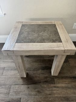 End/Side Table