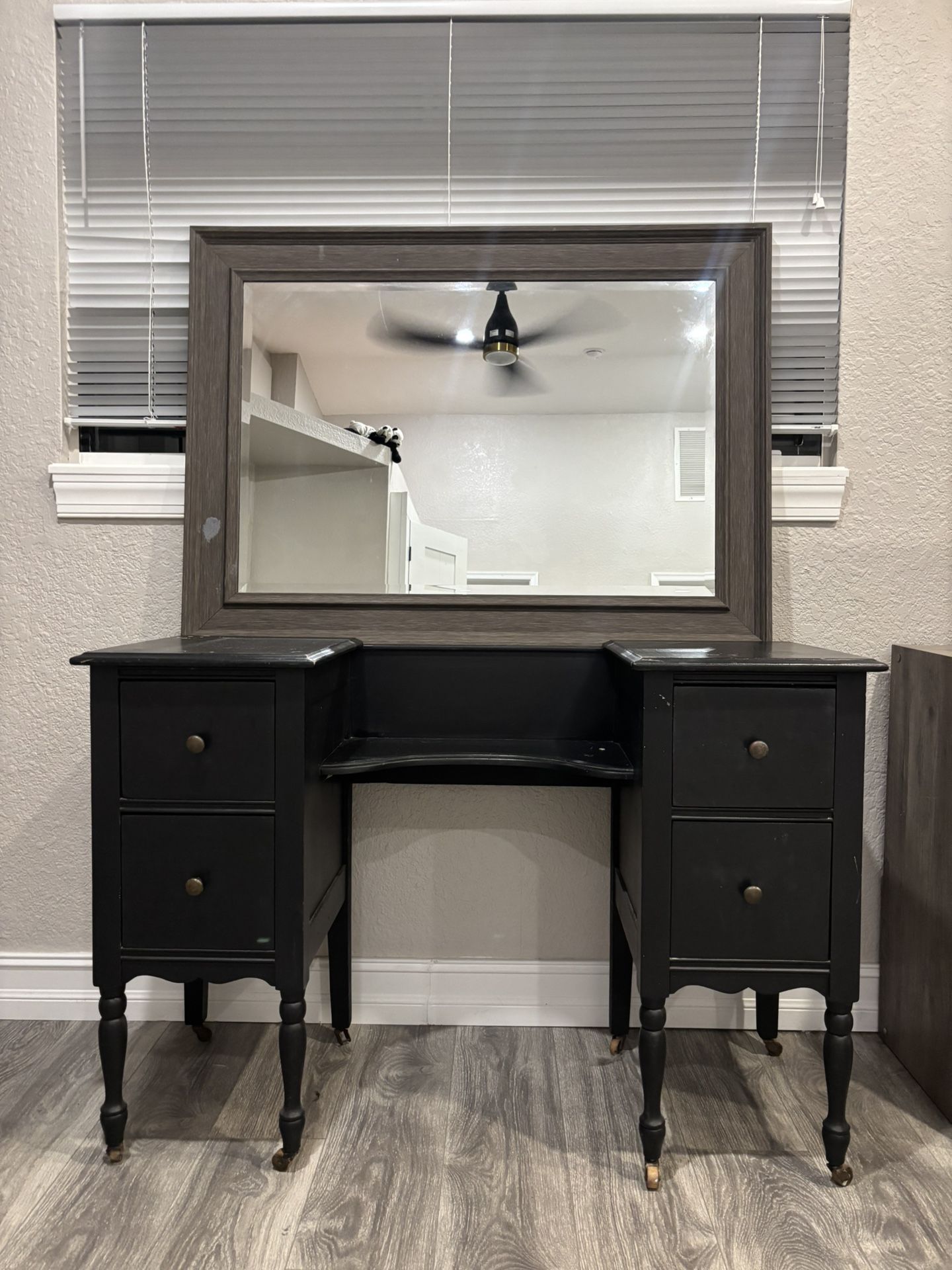 Antique Solid Wood Vanity With Mirror