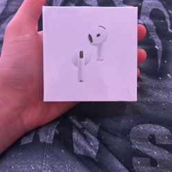 Gen 4 Apple AirPods 