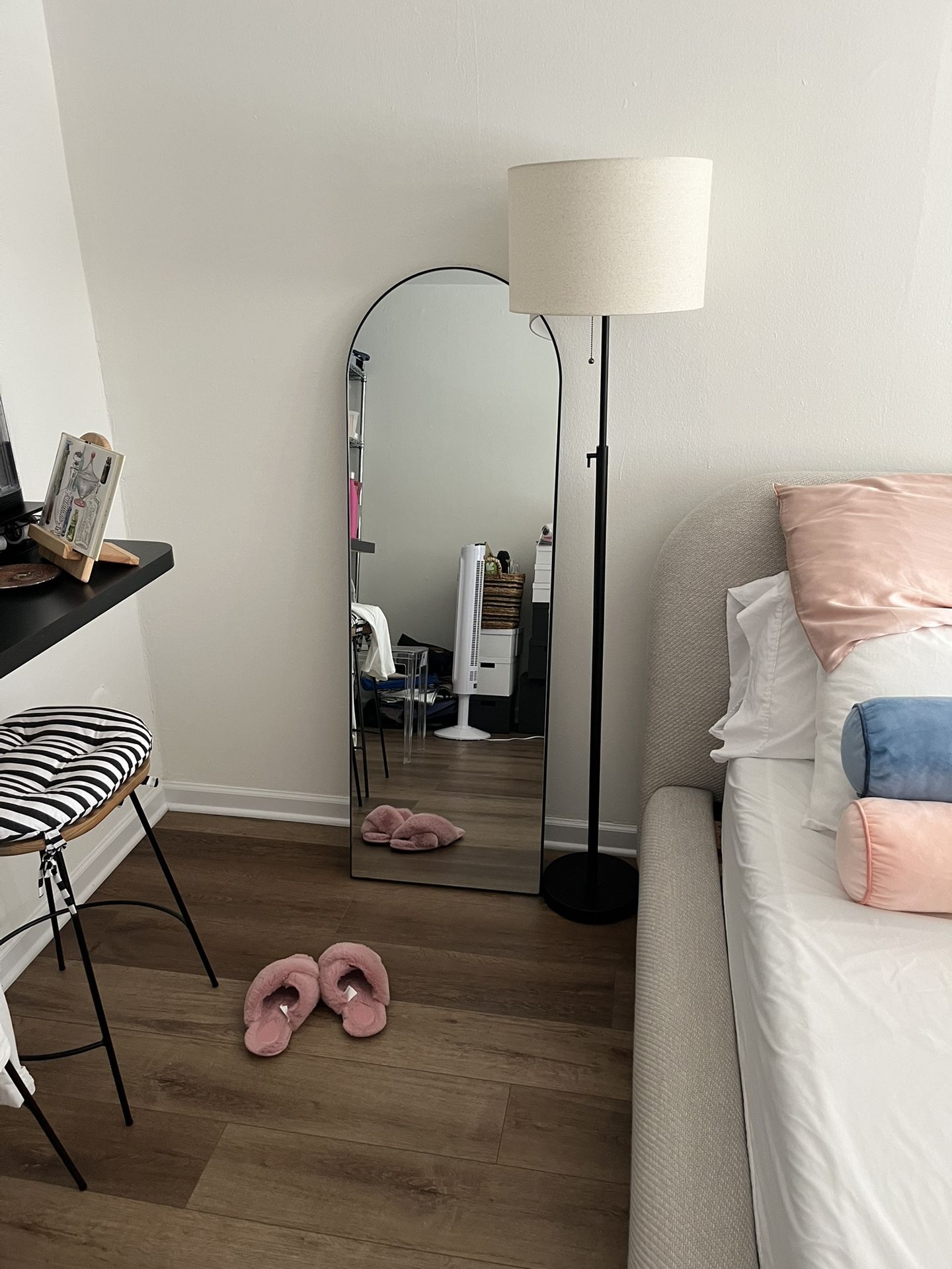 Mirror & Floor Lamp