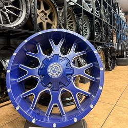 RINES 24x12 6x135 6x139 Candy Blue CON LLANTAS 33/1250/24