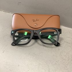 Ray Ban Meta Wayfarer Smart Glasses With Charging Case 