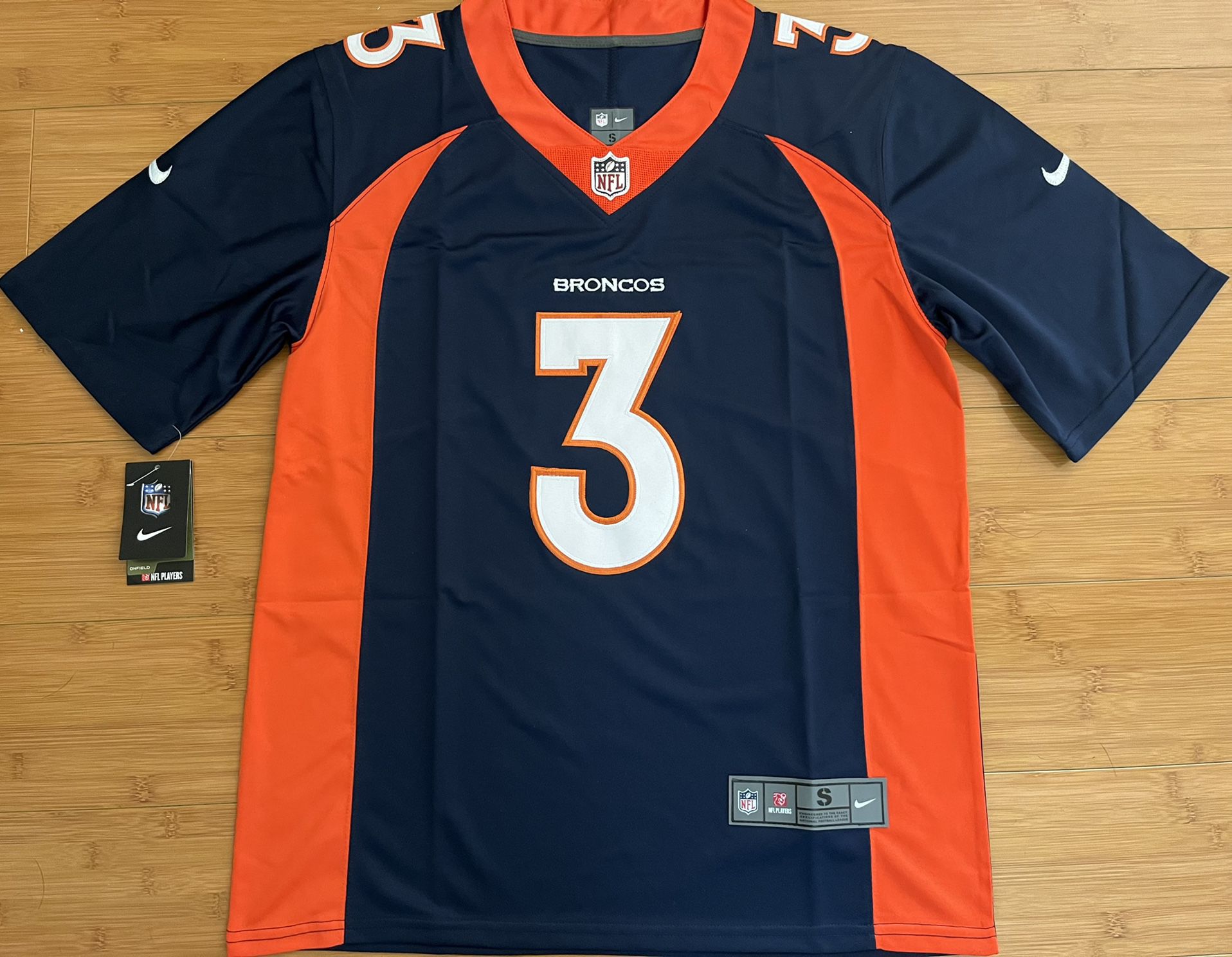 Russell Wilson Jersey Adult Small Denver Broncos for Sale in Grand Prairie,  TX - OfferUp