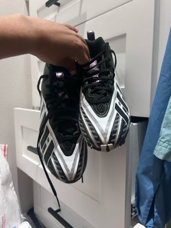 Kids football cleats