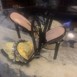 Fashion Nova Heels Size 7