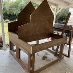 Chicken Coop (Williams-Sonoma Type)