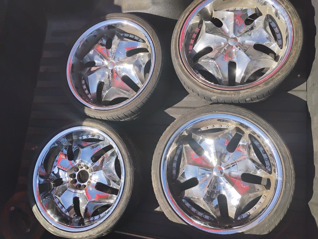 Custom 20" Greed Celebrity Chrome Rims with Velozza ZXV Tires – $600 OBO