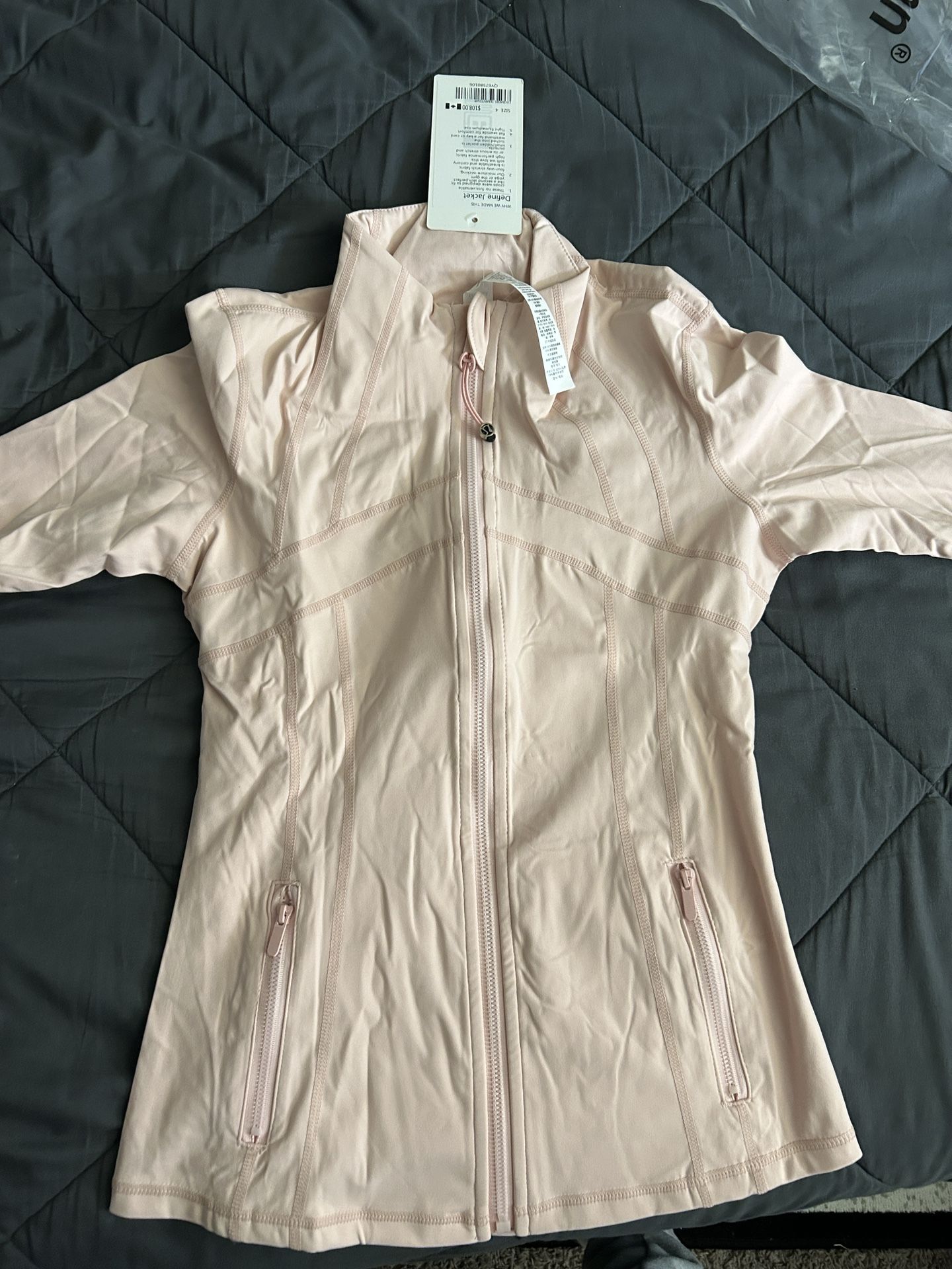 Lululemon define jacket size 4