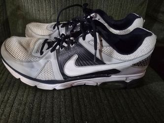 Men's Nike Air size 17
