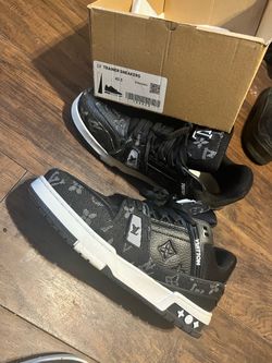 Louis Vuitton LV Trainer Sneakers Black/White Size 42.5