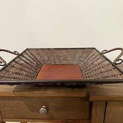 Woven/Iron/Wood Basket (20 x 15)