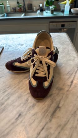7.5 Tory Burch Tennis Shoes
