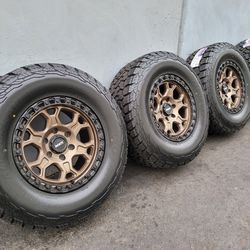 17"  VX62 wheels/rims 33x12.50R17 Tires