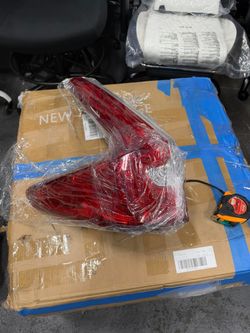 Left Rear Outer TailLight Assembly Fit For Honda CRV 2017 2018 2019 Driver Left Outer Rear Side;Brake LED Tail Light;Replaces OEM#33550-TLA-A01 AND #H