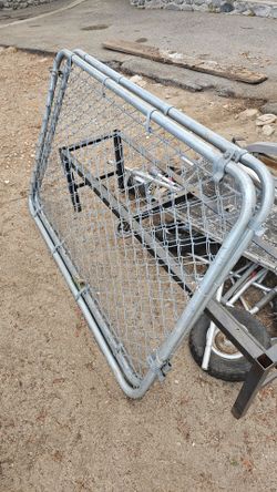 Chain link gate