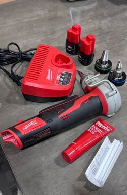 M12 12-Volt Lithium-Ion Cordless ProPEX Expansion Tool Kit with (2) 1.5Ah Batteries