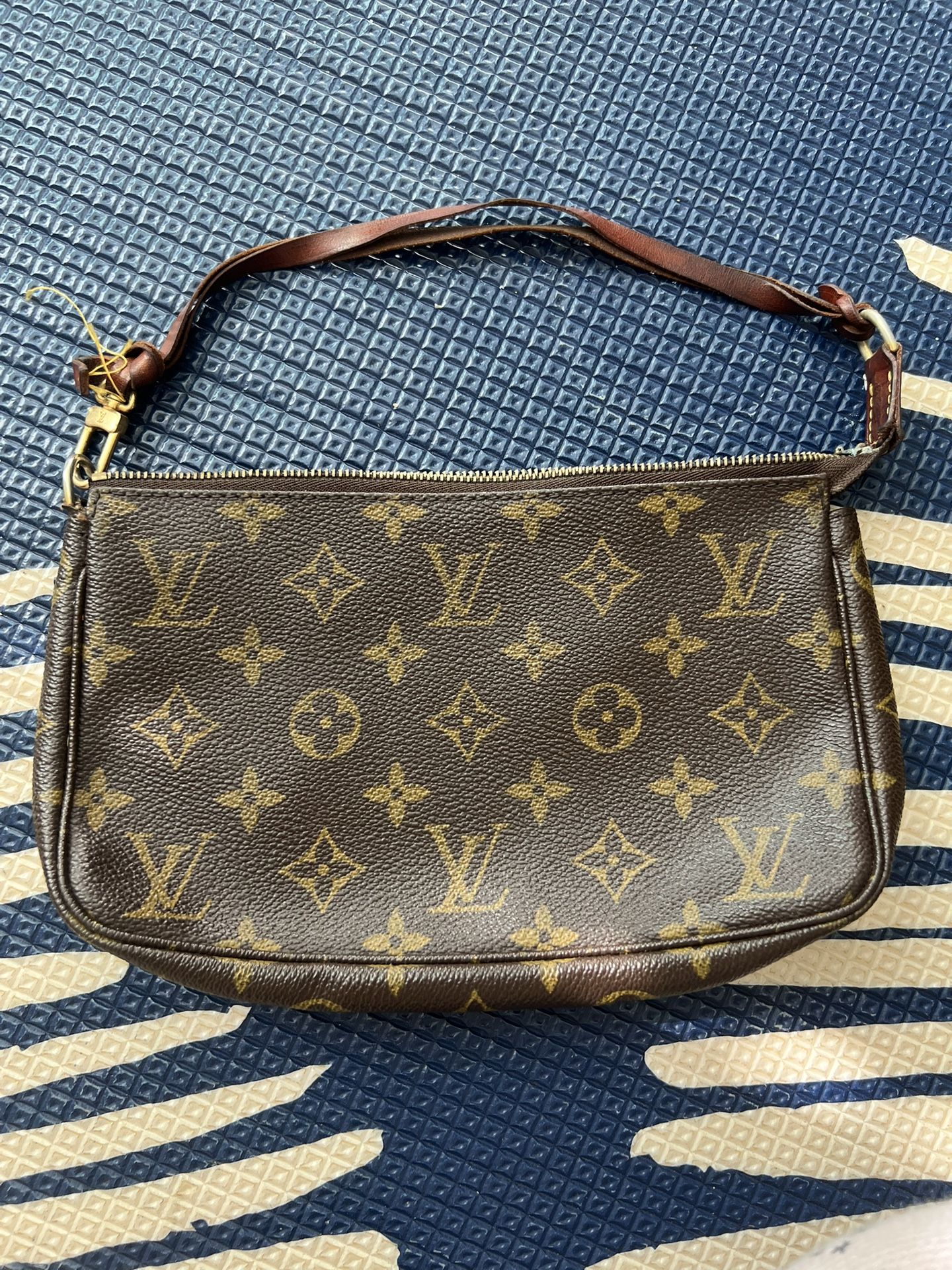 Louis Vuitton Monogram Pochette Leather Fabric Brown Handbag